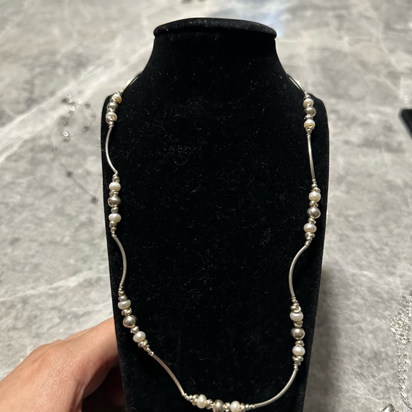 Sophisticated Silver Pearl Necklace - Picture 1 of 2